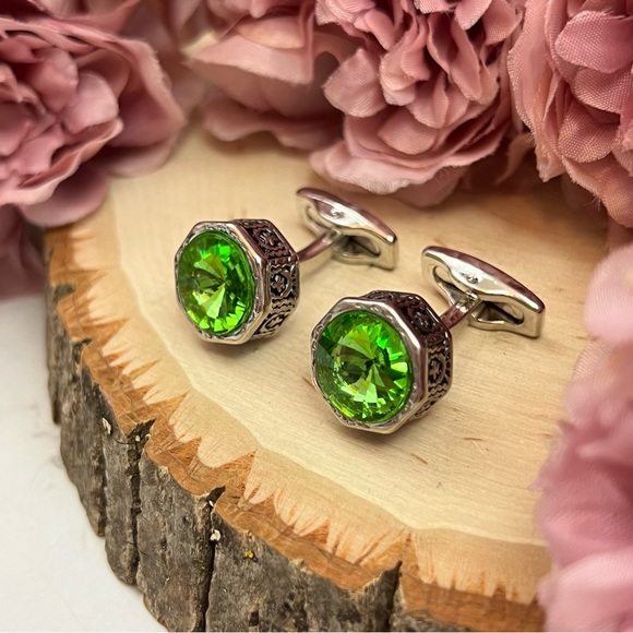 Elegant Green Peridot Silver Hexagon Cufflink - Picture 7 of 17